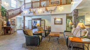 stay near Mt. Rushmore